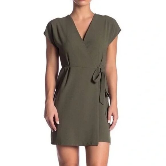Bobeau Midi Wrap Dress Olive Green Crepe M Classiccore Short Sleeve Preppy VNeck - Picture 1 of 12